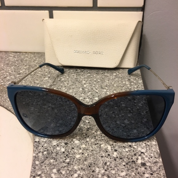 Sunglasses - Picture 1 of 2